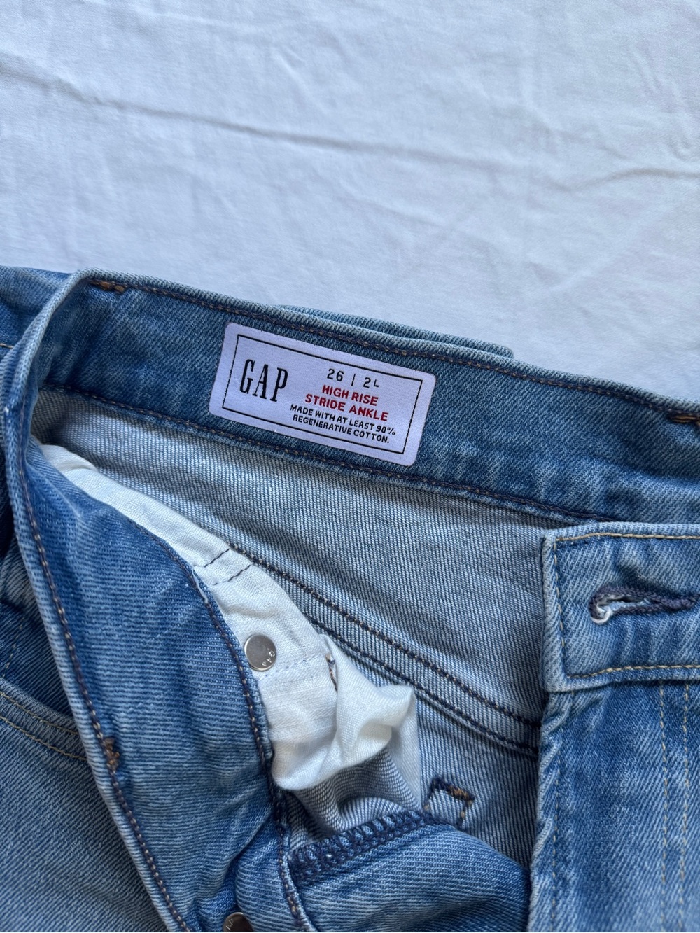Gap Women’s High Rise Stride Ankle Jeans, size 26L, medium wash - Picture 13 of 16